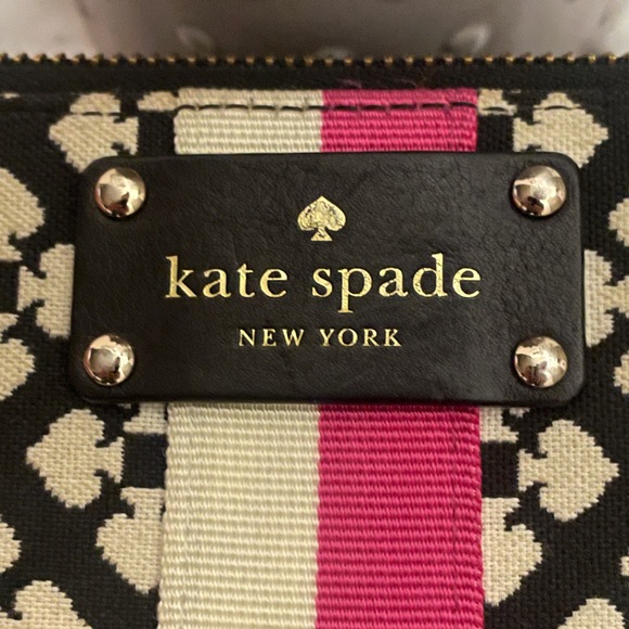 SOLD Kate Spade wallet - Picture 3 of 11